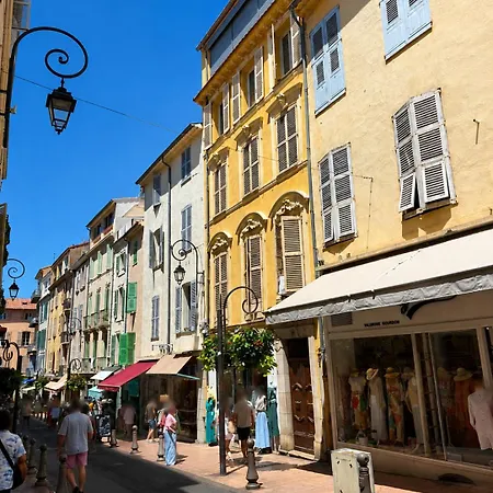 Appartamento Charmant T2 climatisé au cœur du Vieil Antibes *