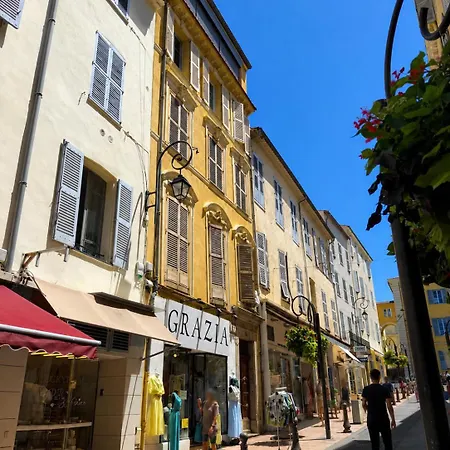 Appartamento Charmant T2 climatisé au cœur du Vieil Antibes